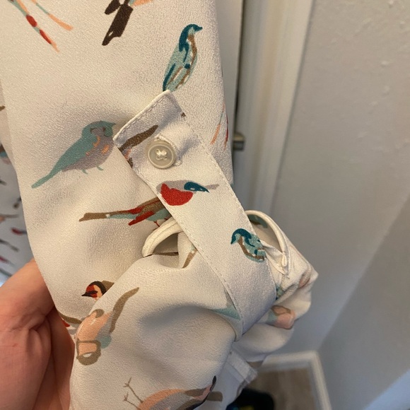 Ann Taylor button front pullover top. Bird print. Size XL - Picture 4 of 5